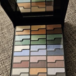 Giordano Colors Eye Shadow/blush Pallet 30+ Colors